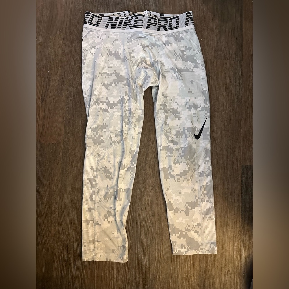 Nike Gray Camouflage Leggings Athletic Stretch